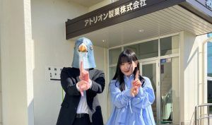 伊藤虹々美さん アトリオン製菓様の 阿鳥主任とTicktackポーズ！！