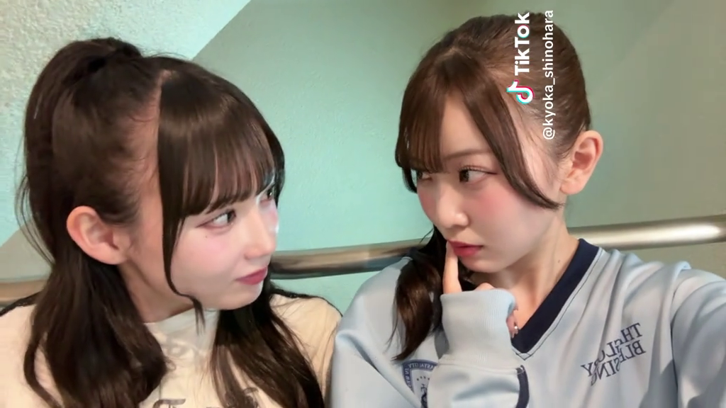 【動画】篠原京香さん「あんずちゃん歯を見てみて🥺」