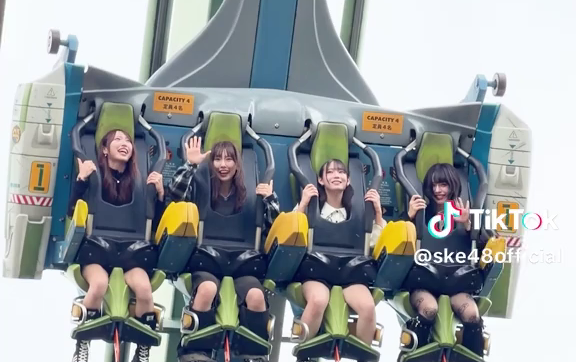 SKE48 野村実代、熊崎晴香、大村杏、佐藤佳穂さん USJへ！ザ・フライング・ダイナソーに挑戦！！