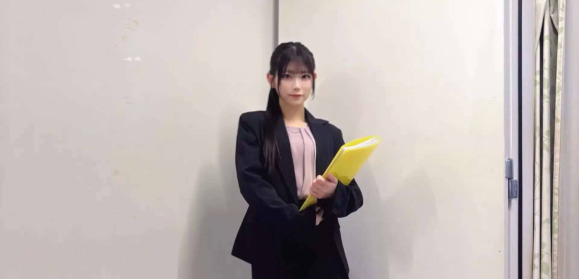 【画像】河村優愛さん「ちゃんとブランディングできてる？」スーツ姿が美しすぎる！Instagram・TikTok・X投稿
